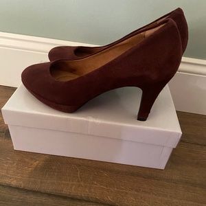 Clarks burgundy heels